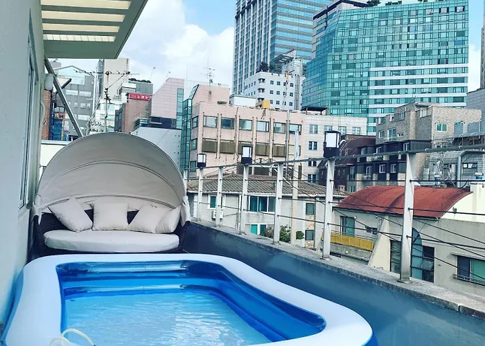アパート Family Pent House *