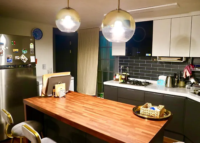 アパート Family Pent House